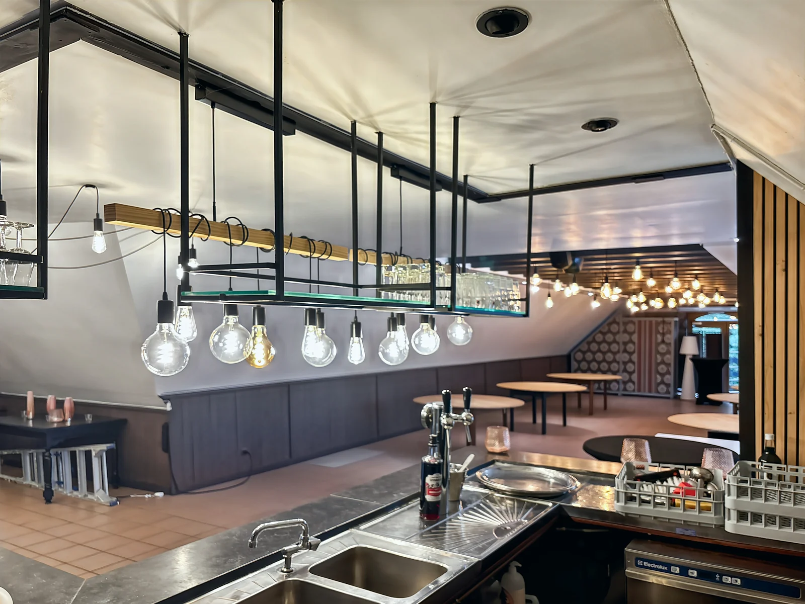 Le bar et ses suspensions