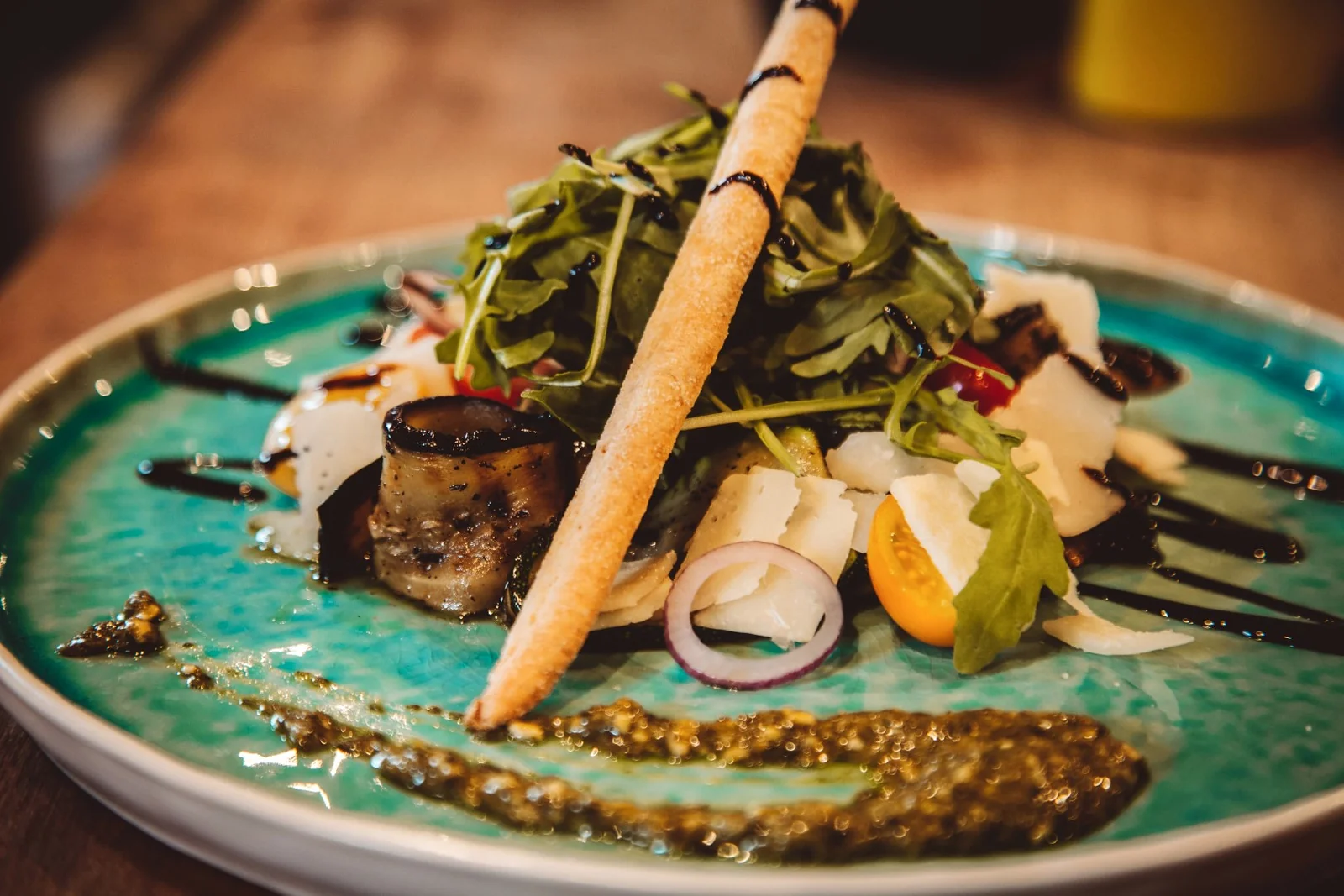 Entrée en salade et gressin maison